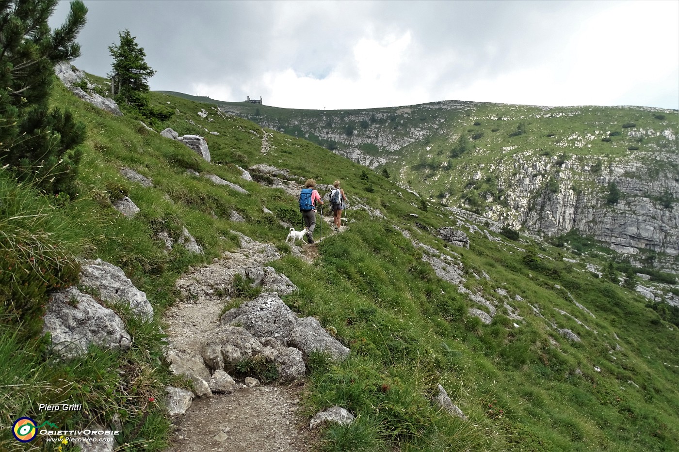 95 Sul sent. 222 (basso) del Sentiero dei fiori, risalendo a Capanna 2000.JPG